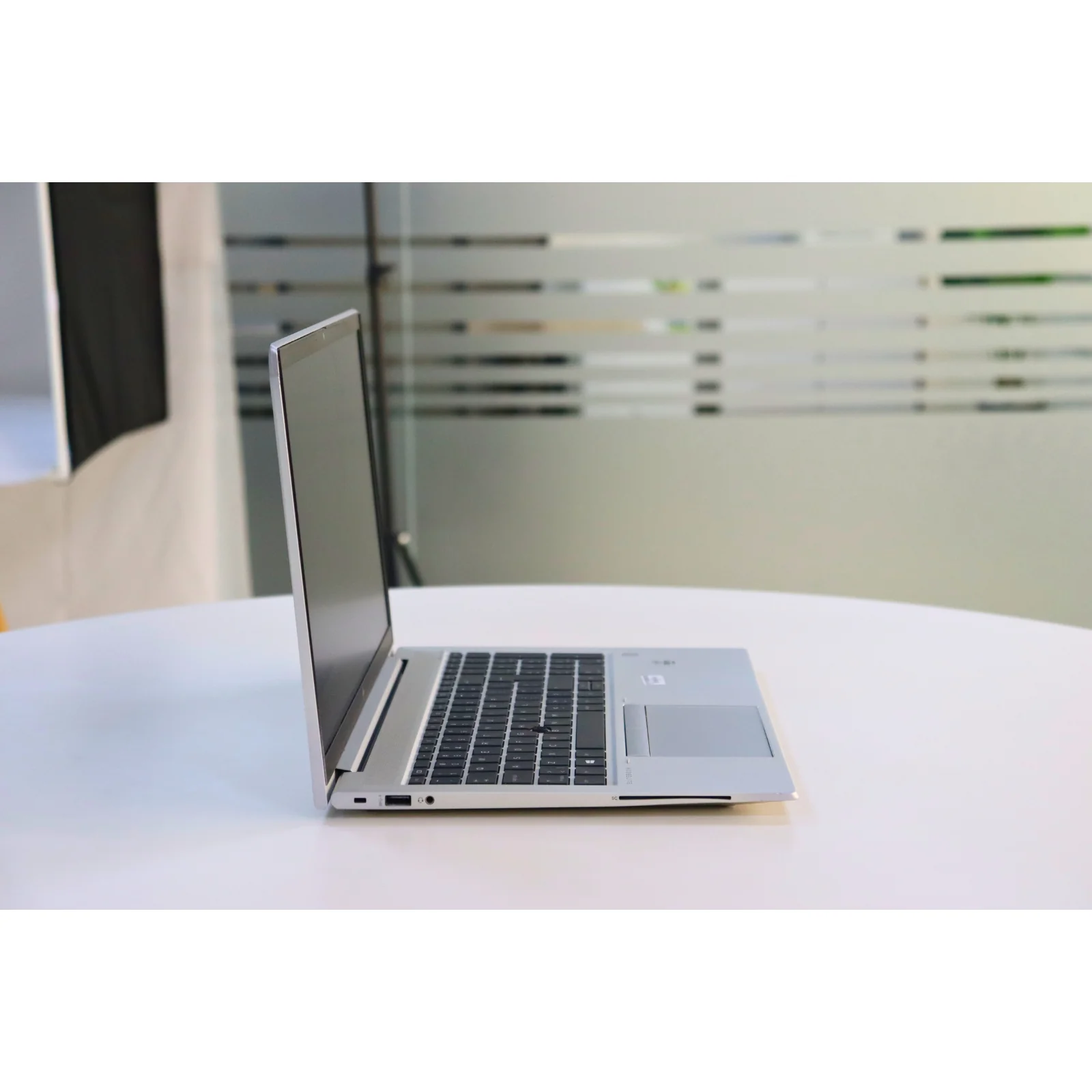 HP EliteBook 850 G7: Intel Core i5, 10th Gen, 8GB RAM, 256GB SSD - Gray - Unit 01083 - AE Laptop image 3