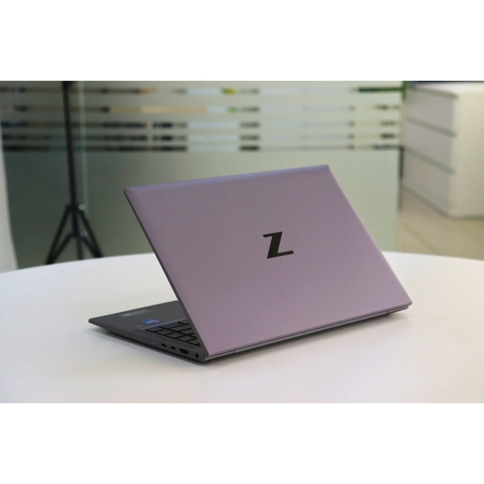 HP ZBOOK FIREFLY 14 G8: 11th Gen i7, 16GB RAM, 256GB SSD - Gray - Unit 98755 - AE Laptop image 5