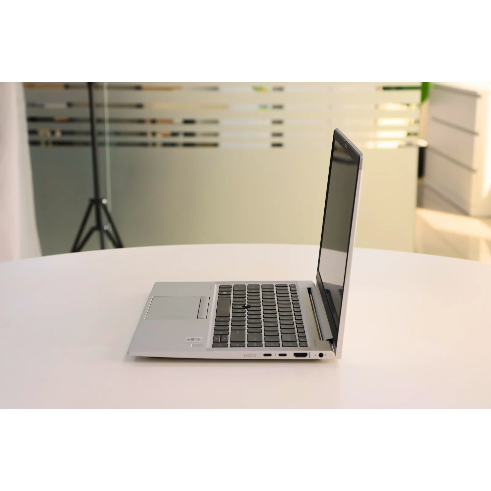 HP EliteBook 840 G7: Intel Core i5, 10th Gen, 8GB RAM, 256GB SSD - Gray - Unit 95654 - AE Laptop image 4