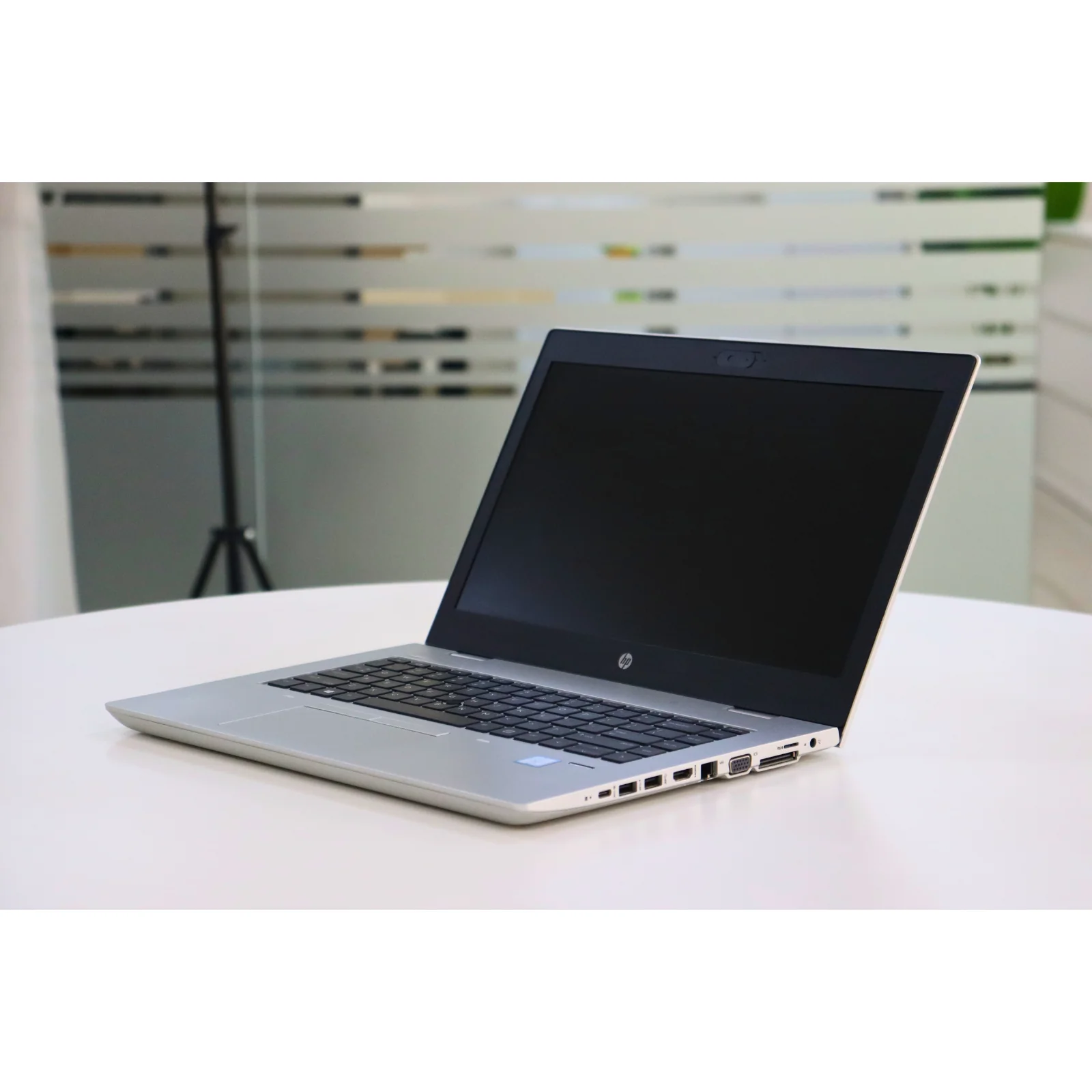 HP PROBOOK 640 G4: 8th Gen i5, 8GB RAM, 256GB SSD - Gray - Unit 96185