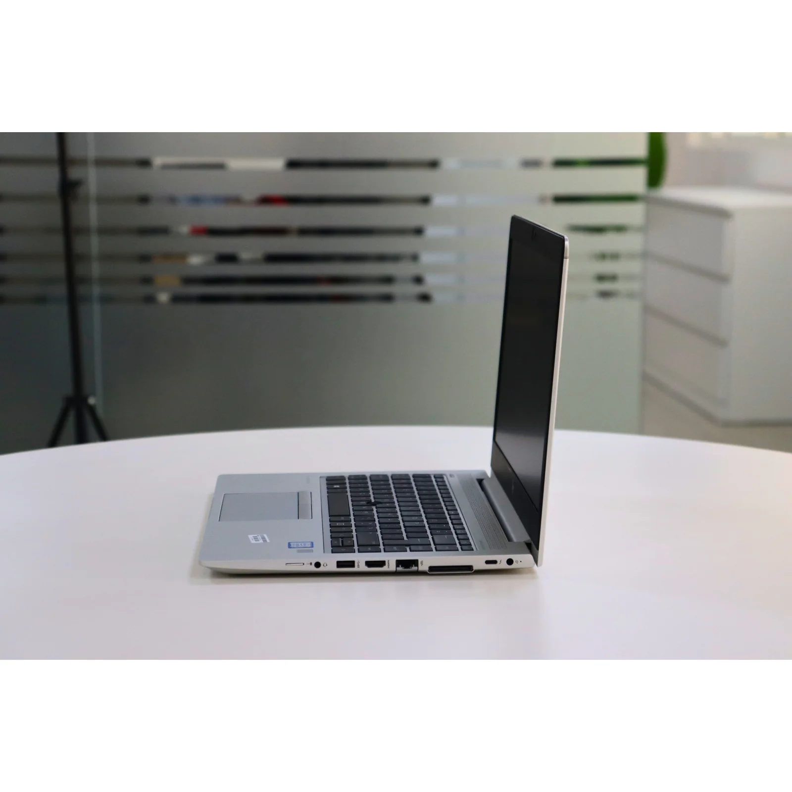 HP ELITEBOOK 840 G6: 8th Gen i5, 8GB RAM, 256GB SSD - Gray - Unit 00634 - AE Laptop image 4