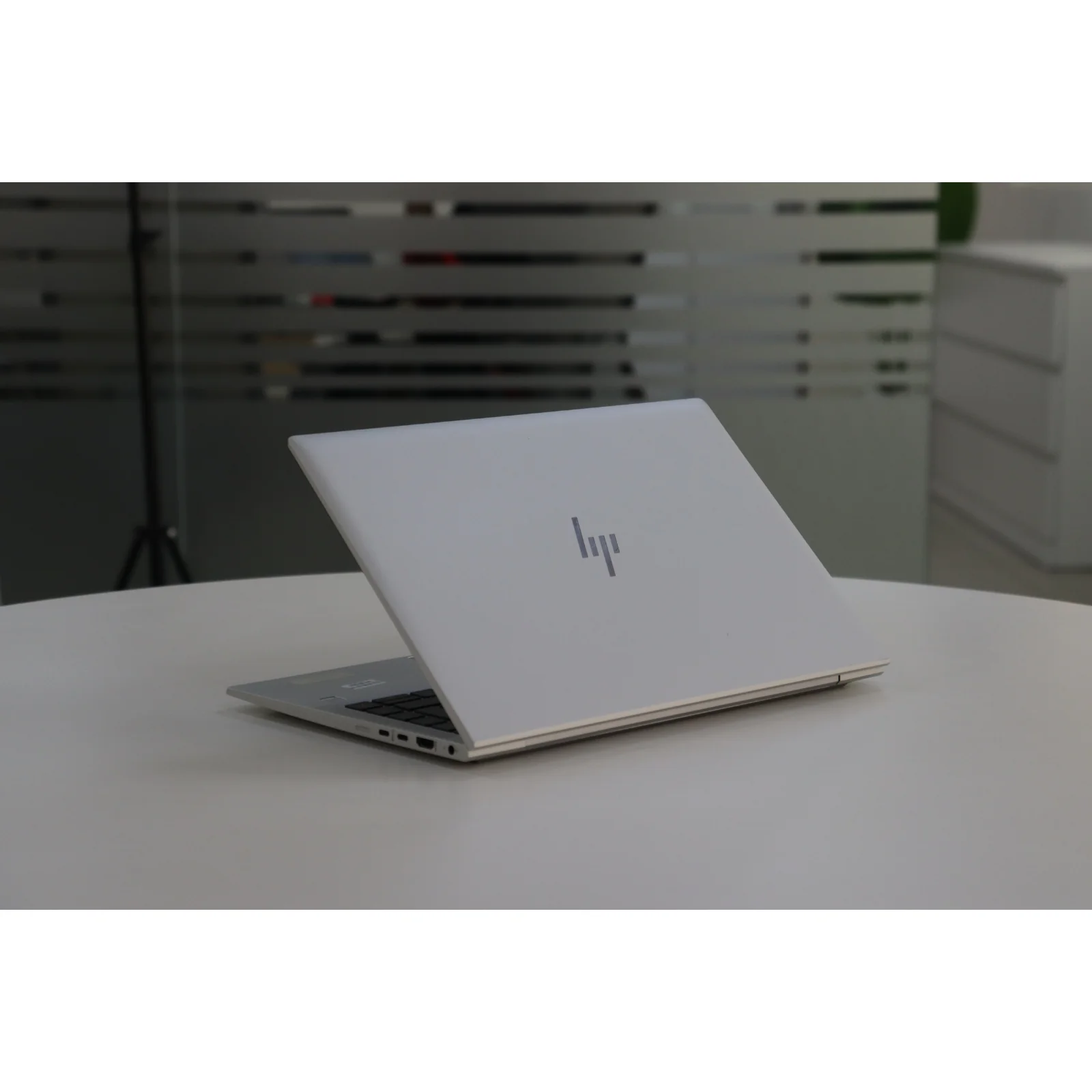 HP ELITEBOOK 845 G8:AMD RYZEN 3, 16GB RAM, 256GB SSD - Silver - Unit 00301 - AE Laptop image 5