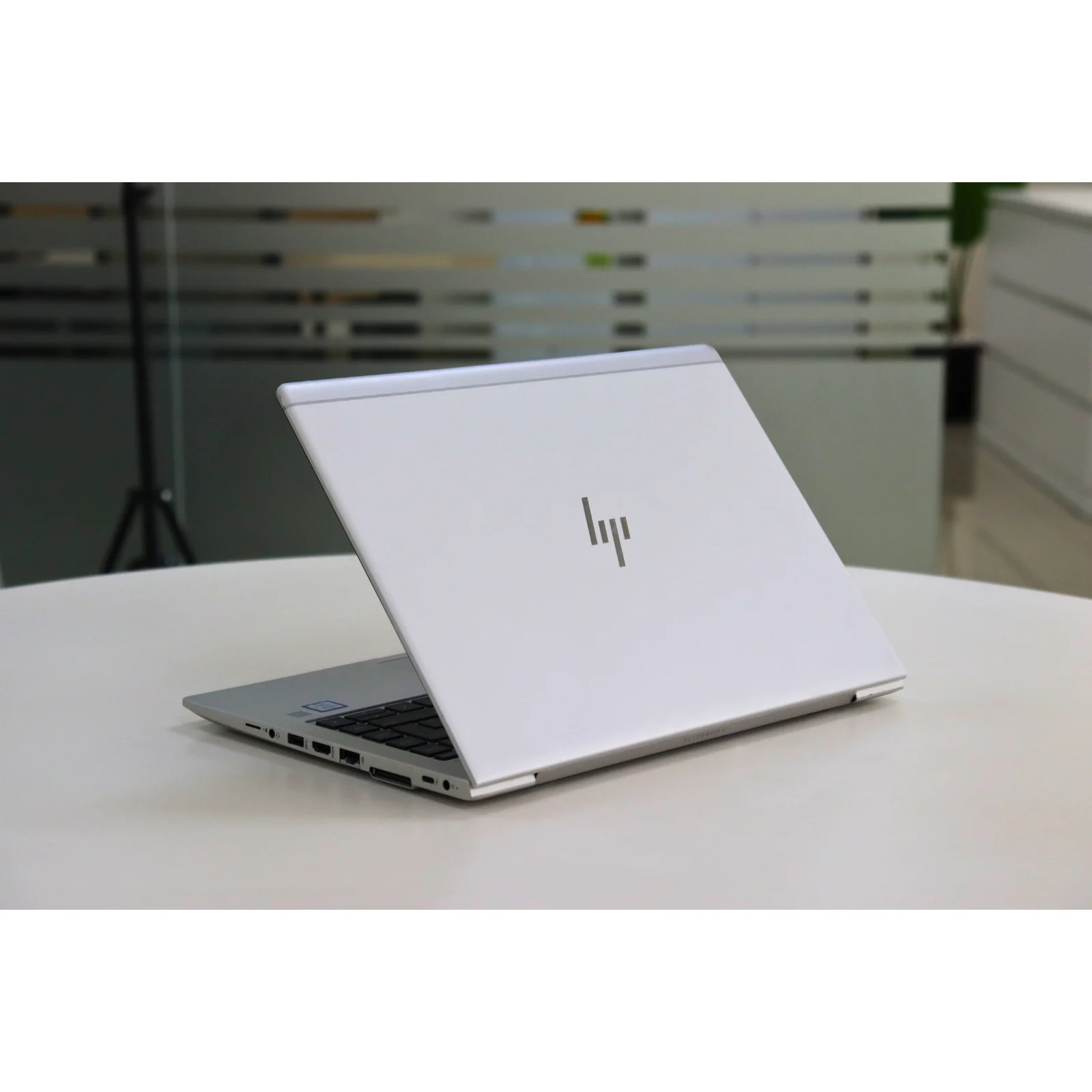 HP ELITEBOOK 840 G6: 8th Gen i7, 16GB RAM, 512GB SSD - Gray - Unit 00711 - AE Laptop image 5