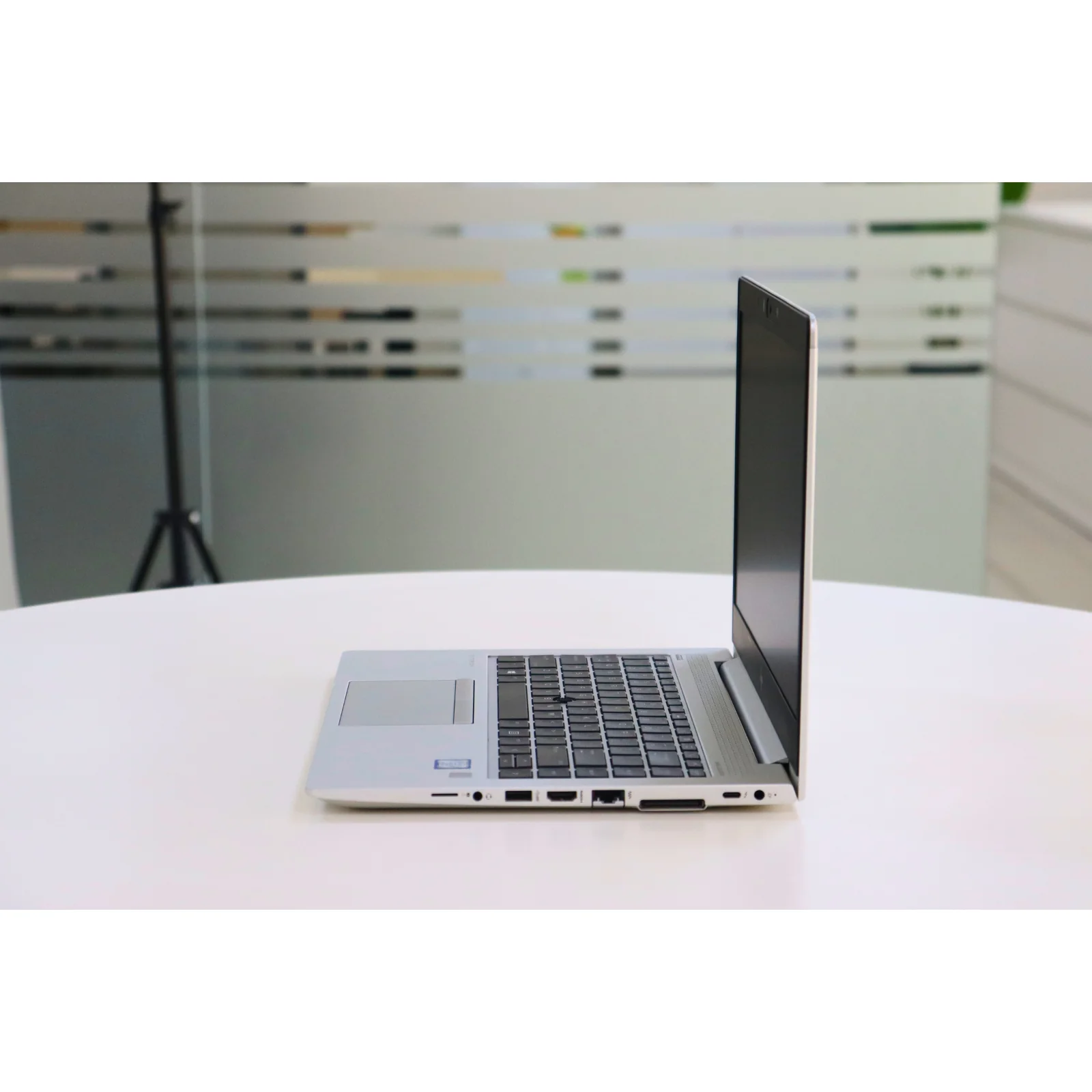 HP ELITEBOOK 840 G6: 8th Gen i7, 16GB RAM, 512GB SSD - Gray - Unit 95737 - AE Laptop image 4