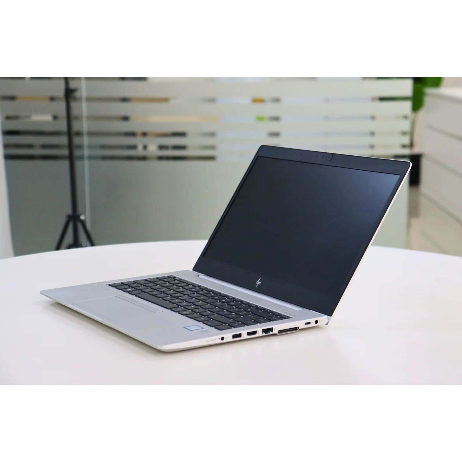 HP ELITEBOOK 840 G5: 8th Gen i7, 8GB RAM, 512GB SSD - Gray - Unit 00712