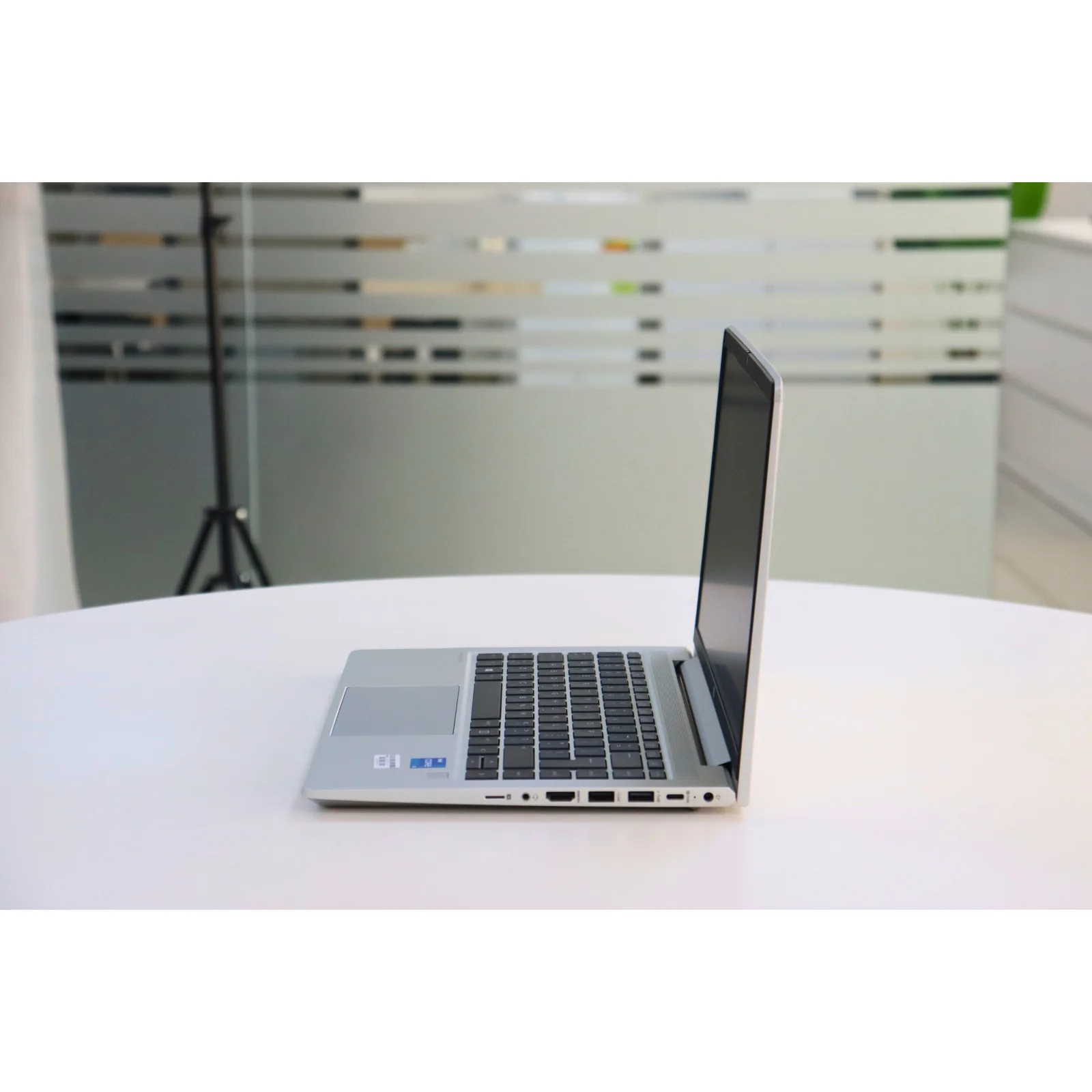 HP PROBOOK 640 G8: 11th Gen i5, 16GB RAM, 256GB SSD - Gray - Unit 00908 - AE Laptop image 4