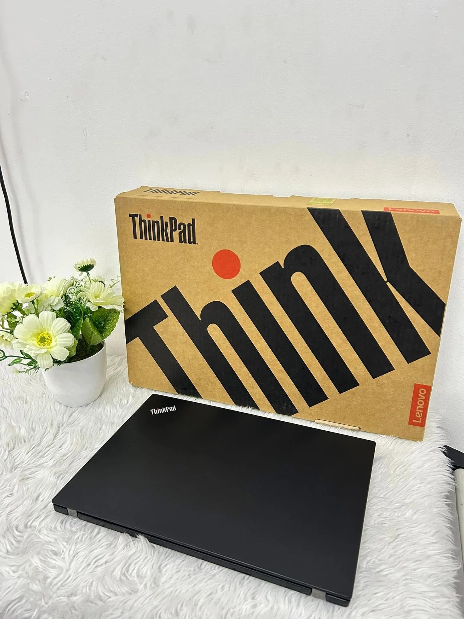 Lenovo ThinkPad T14s 10th Genration | 16GB 512GB SSD - AE Laptop image 6