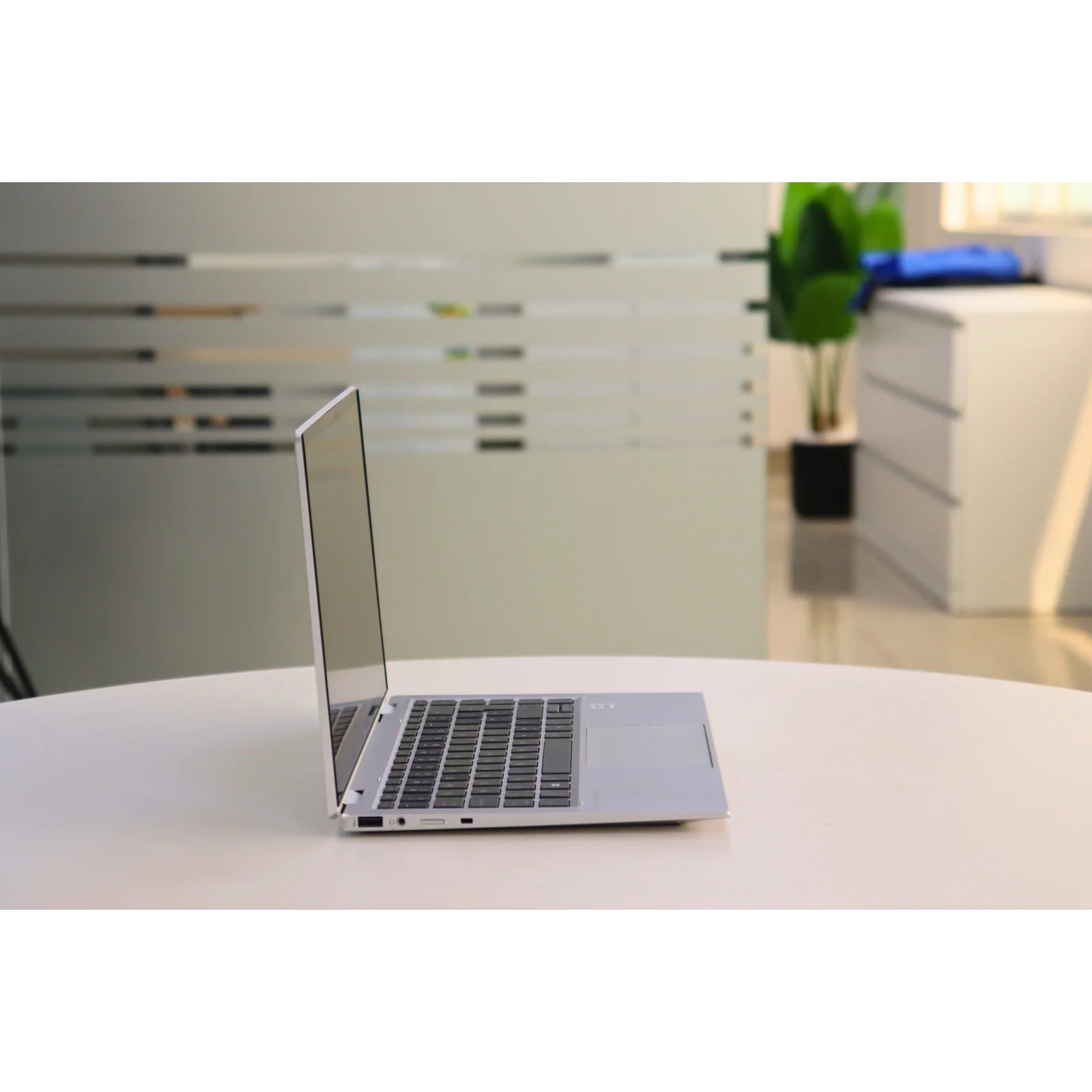 HP ELITEBOOK X360 1040 G7: 10th Gen i7, 16GB RAM, 512GB SSD - AE Laptop image 3