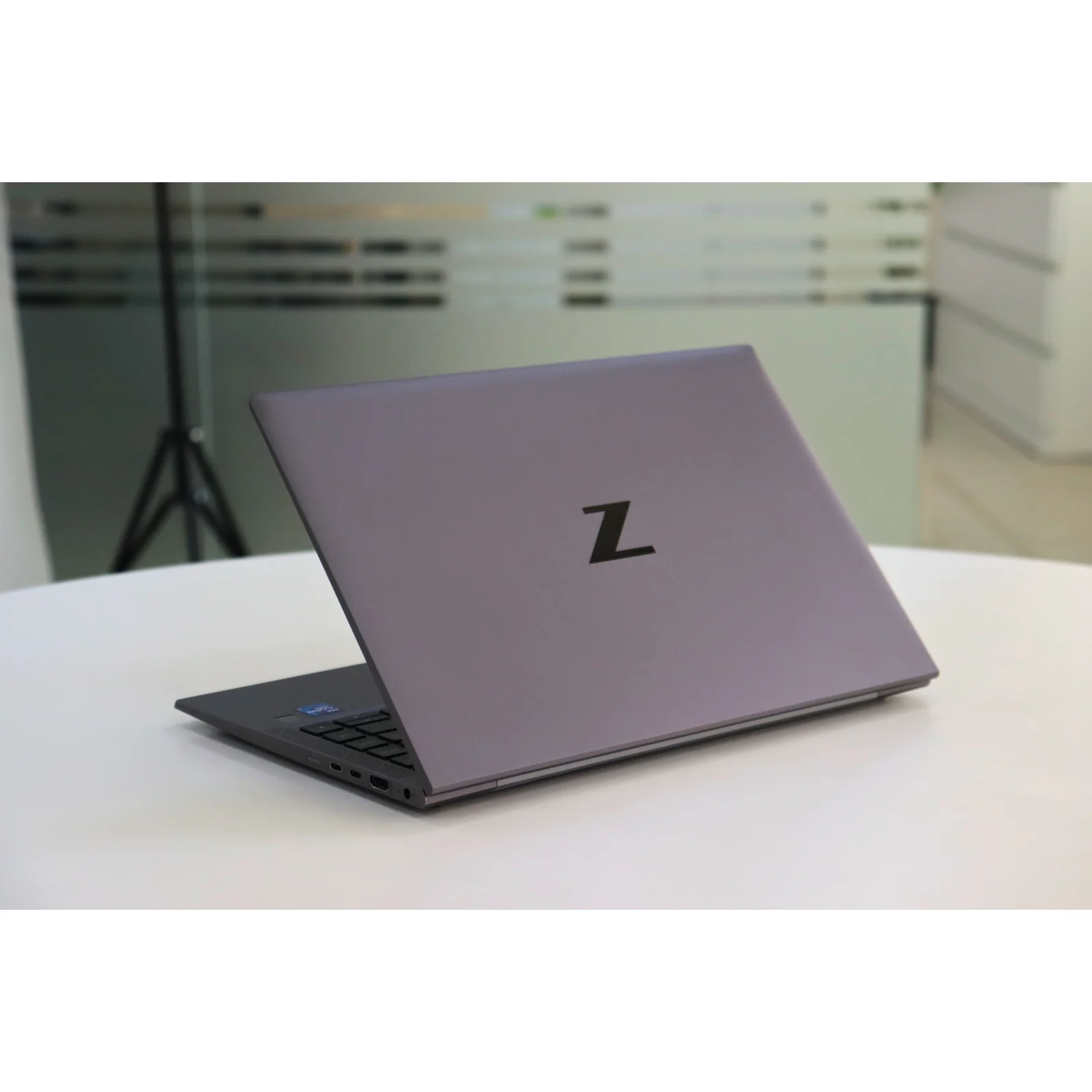 HP ZBOOK FIREFLY 14 G8: 11th Gen i7, 16GB RAM, 256GB SSD - Gray - Unit 98757 - AE Laptop image 5