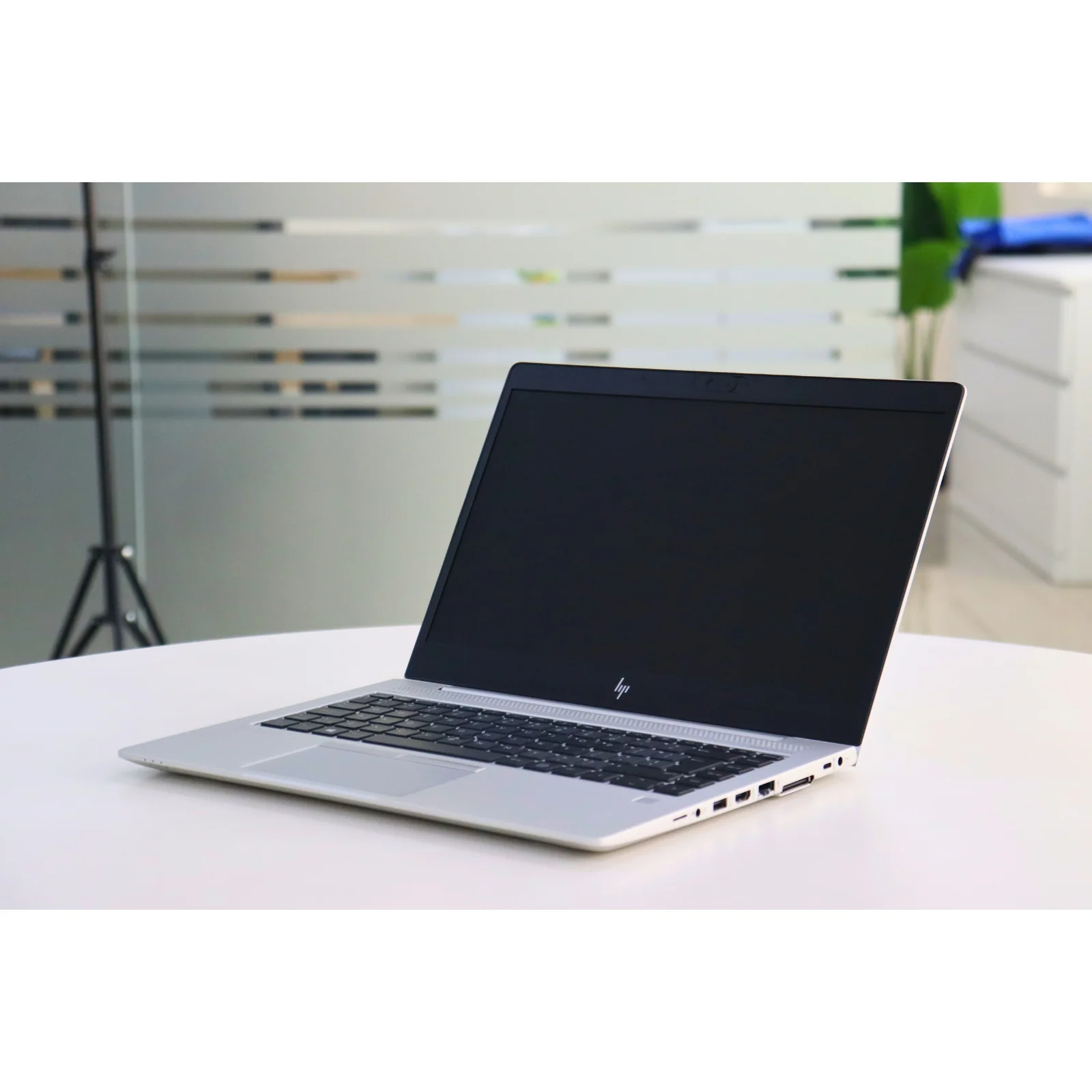 HP ELITEBOOK 745 G5: AMD, 8GB RAM, 256GB SSD - Silver - Unit 01474