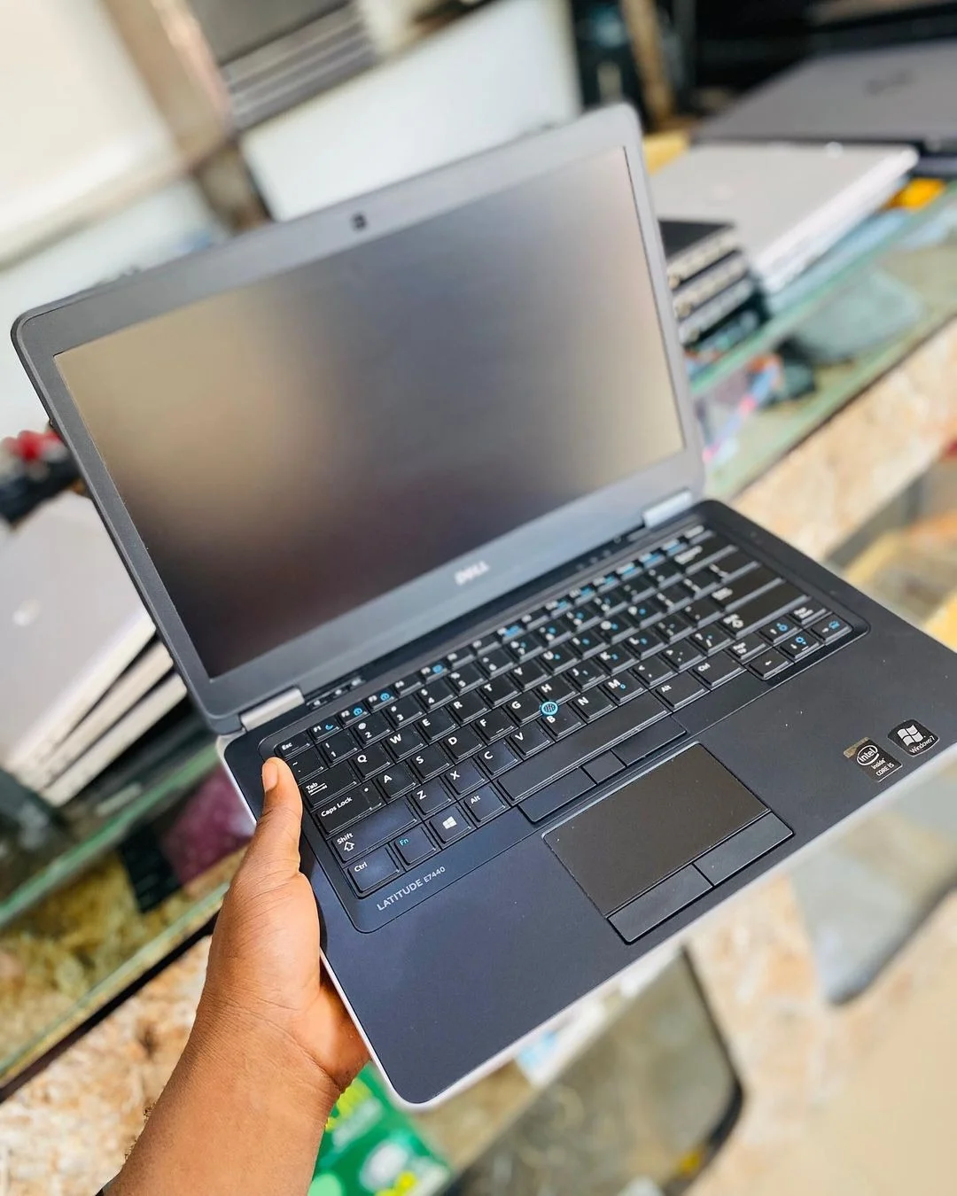 Dell Latitude E7440 Price in UAE – i5, 8GB, 256GB SSD - AE Laptop image 5