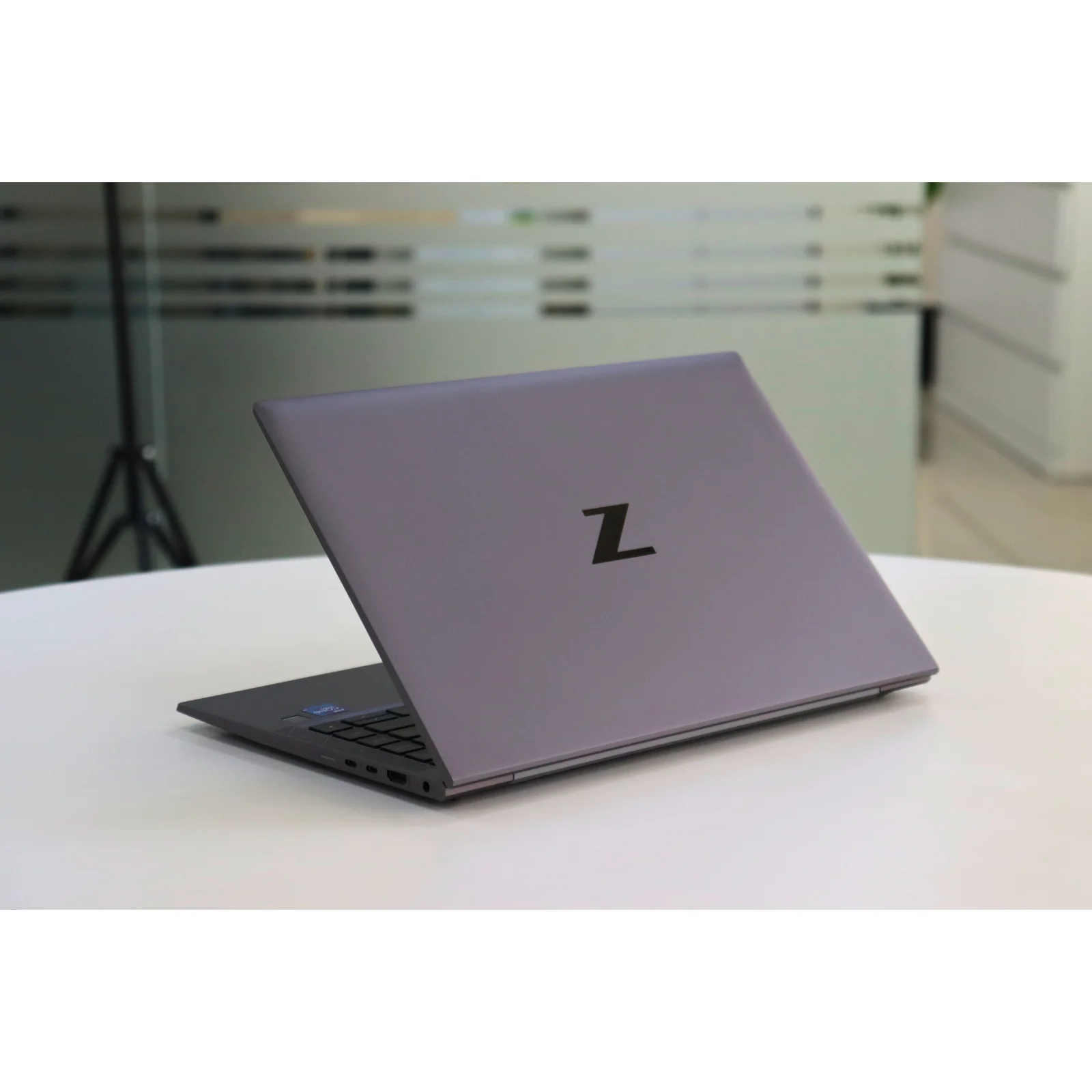 HP ZBOOK FIREFLY 14 G8: 11th Gen i7, 16GB RAM, 256GB SSD - Gray - Unit 98759 - AE Laptop image 5