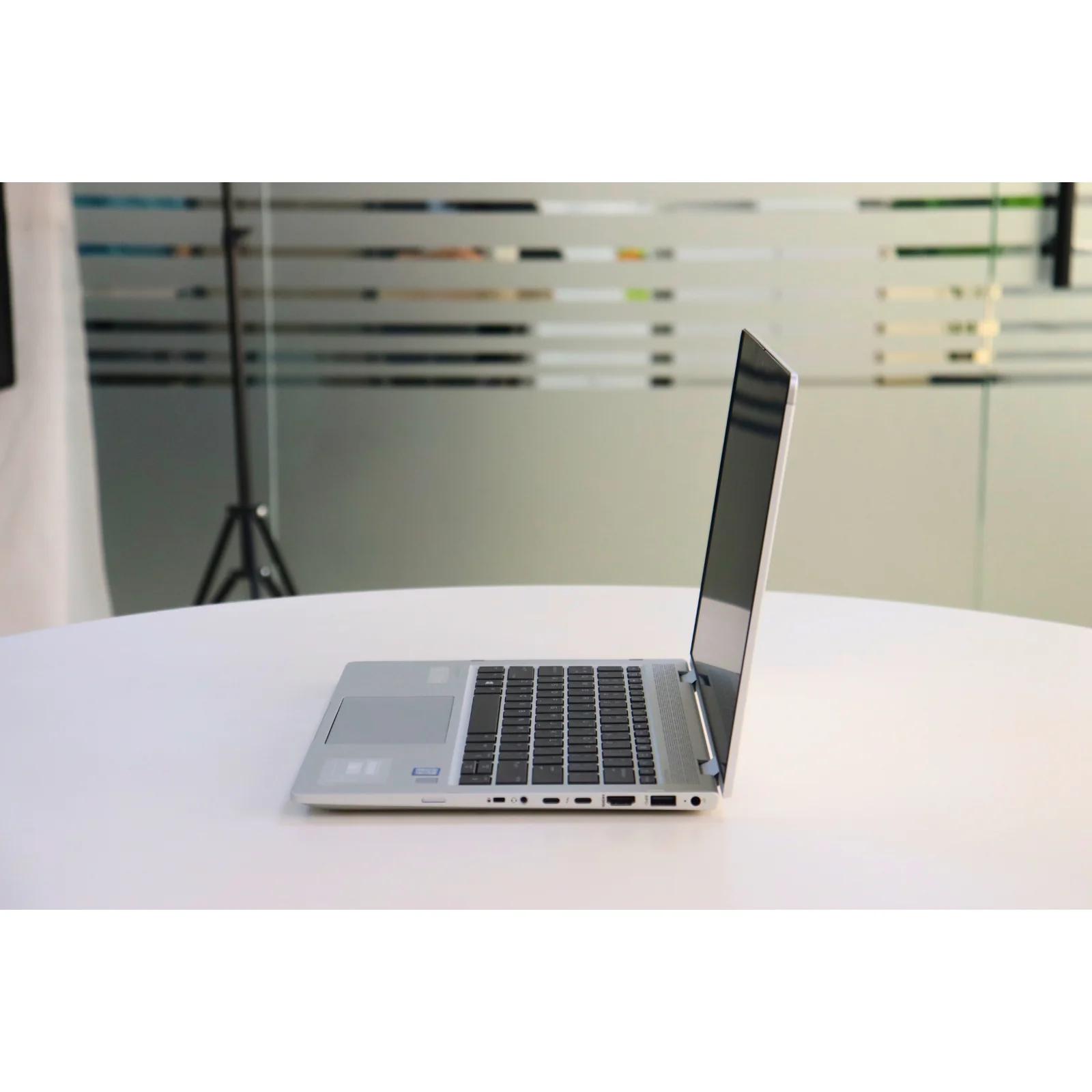 HP ELITEBOOK X360 830 G6: 8th Gen i5, 8GB RAM, 256GB SSD - Gray - Unit 95733 - AE Laptop image 3