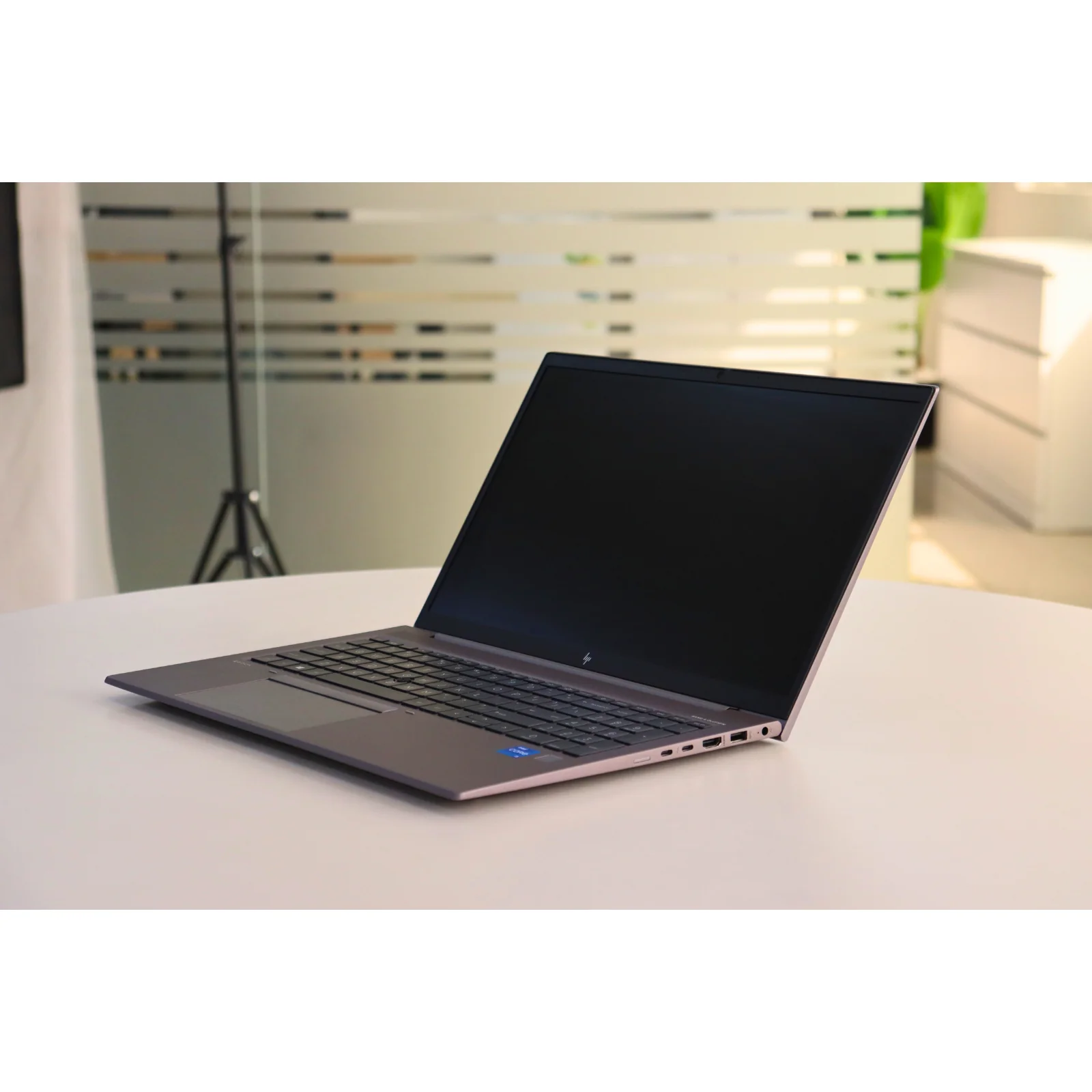 HP ZBOOK FIREFLY G8: 11th Gen i5, 16GB RAM, 512GB SSD - Gray - Unit 96225