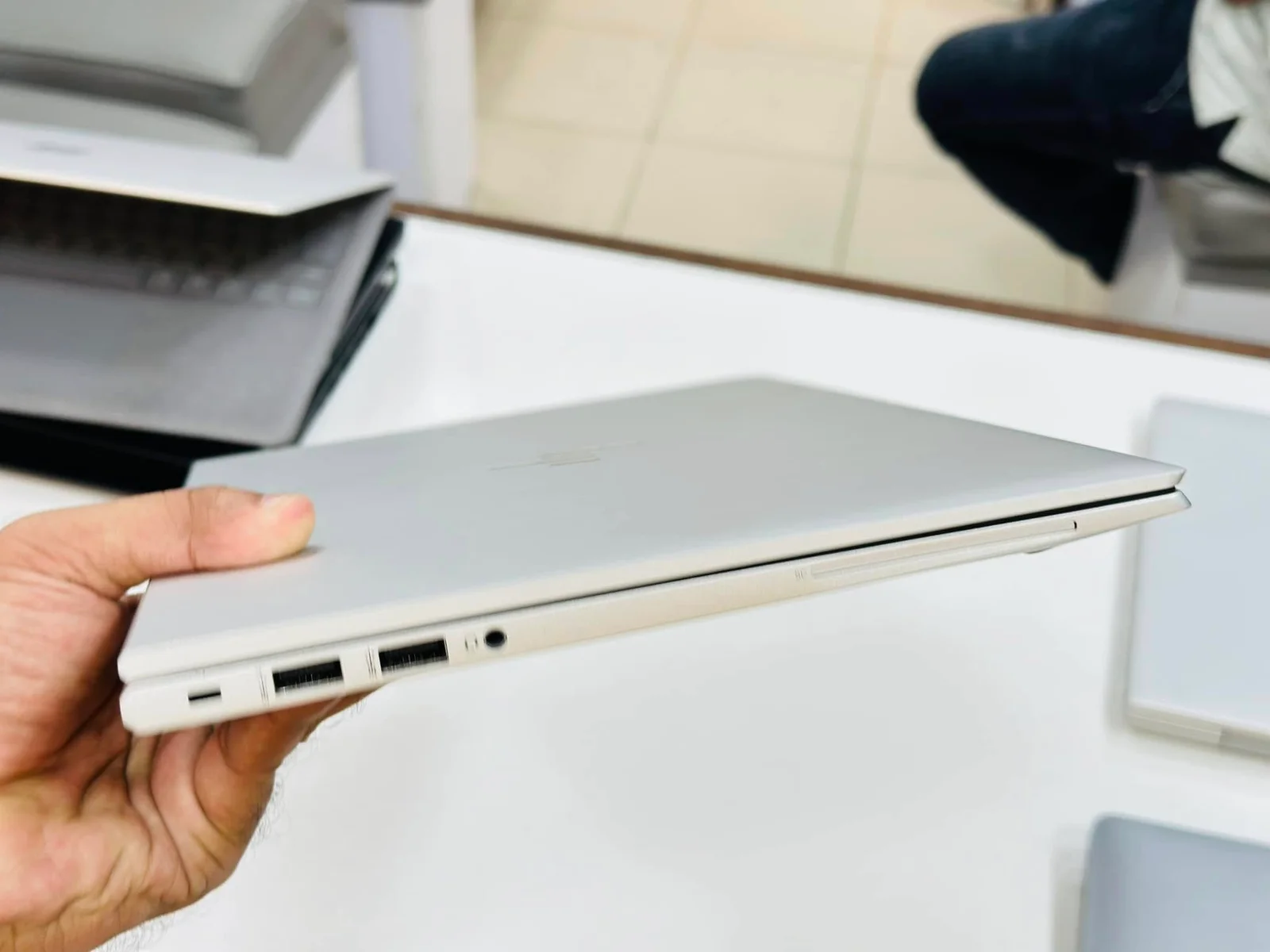 HP Elitebook 840 G8 i7 11th Gen | Best Price in Dubai - AE Laptop image 6
